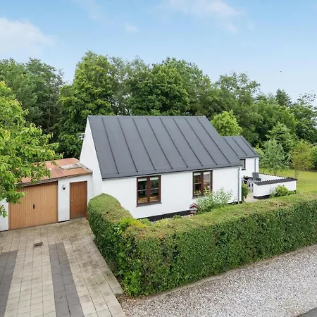 Tatil Evi Lille Hus Naer By Og Hav